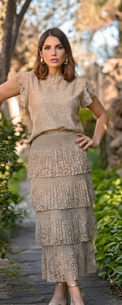 Conjunto Feminino Renda Guipir Blusa Manga Curta e Saia Midi em Camadas Elegante - Imagem 3